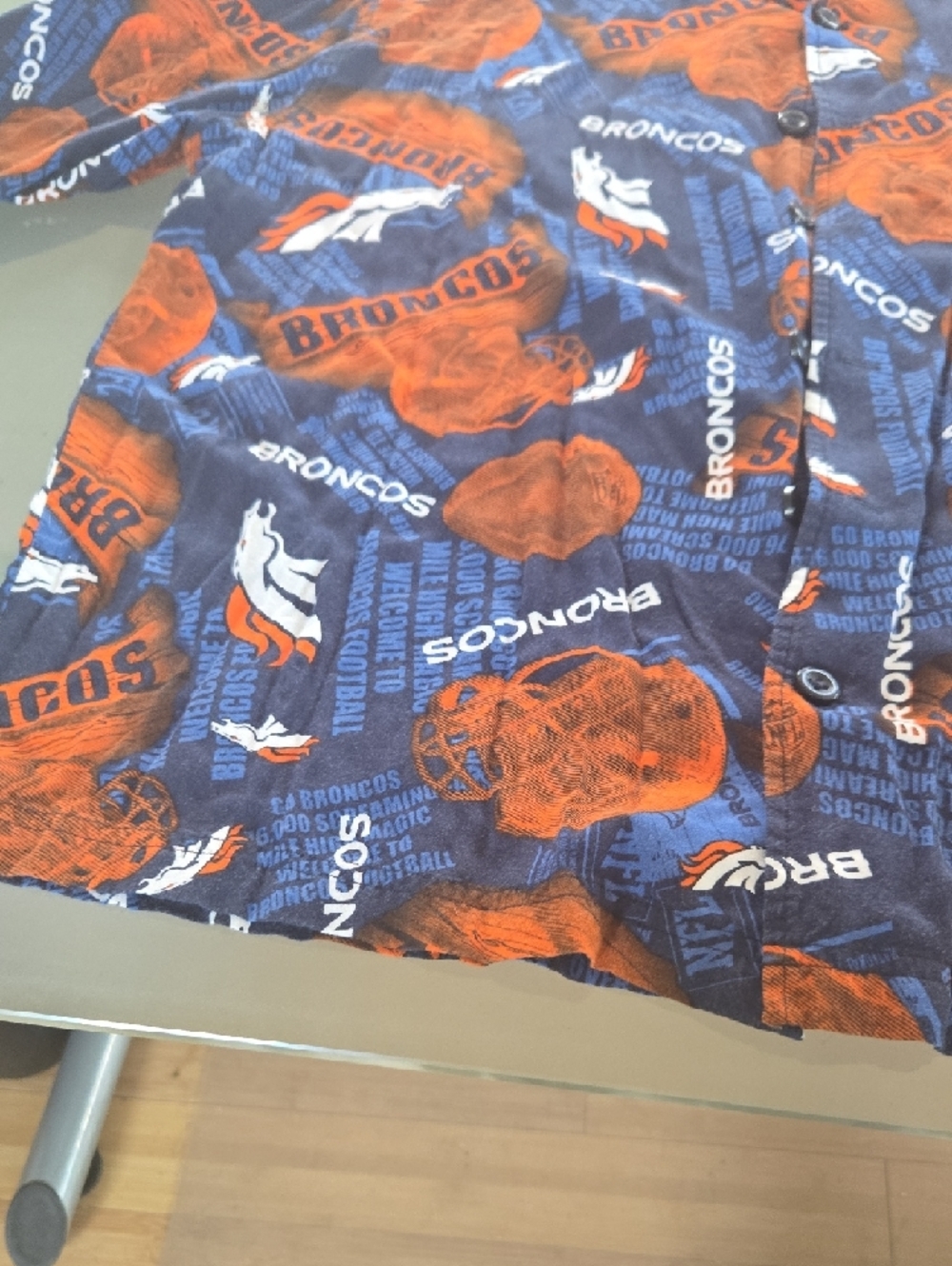 Team Apparel Denver Broncos Navy Blue and Orange Button-Down Shirt - Picture 3 of 11